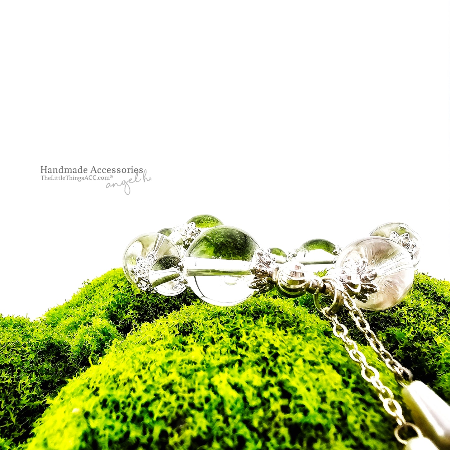 “Clear Eyes” — Pure Quartz Bracelet with Silver Touch