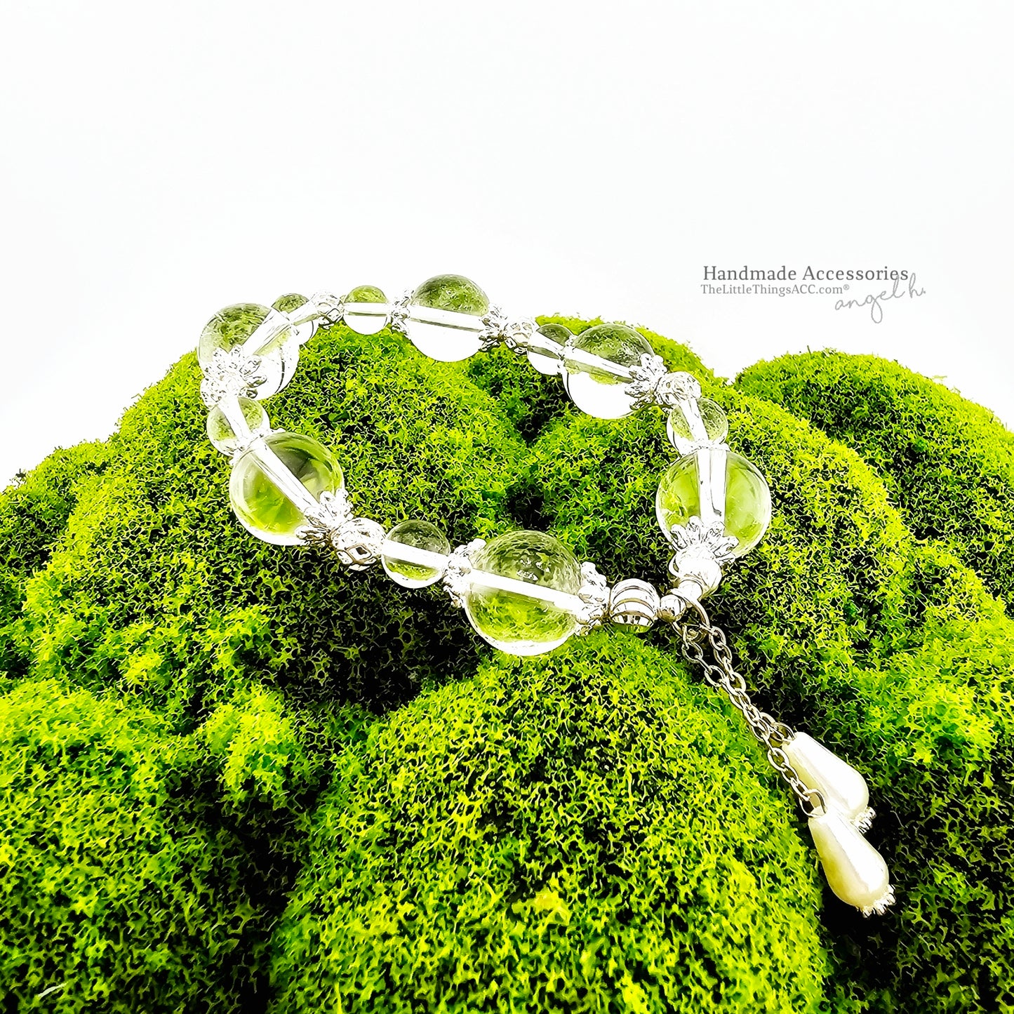 “Clear Eyes” — Pure Quartz Bracelet with Silver Touch