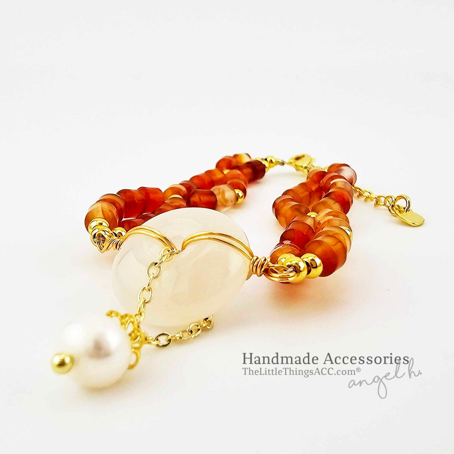 Barrel Caved Agate with Lucky Lychee Ring Pearl Bracelet